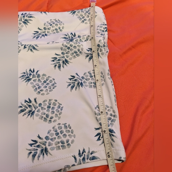 Shein Biker Shorts White w/Green pineapples size medium - Picture 3 of 6
